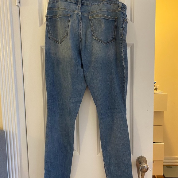 Ripped jeans - Picture 1 of 2